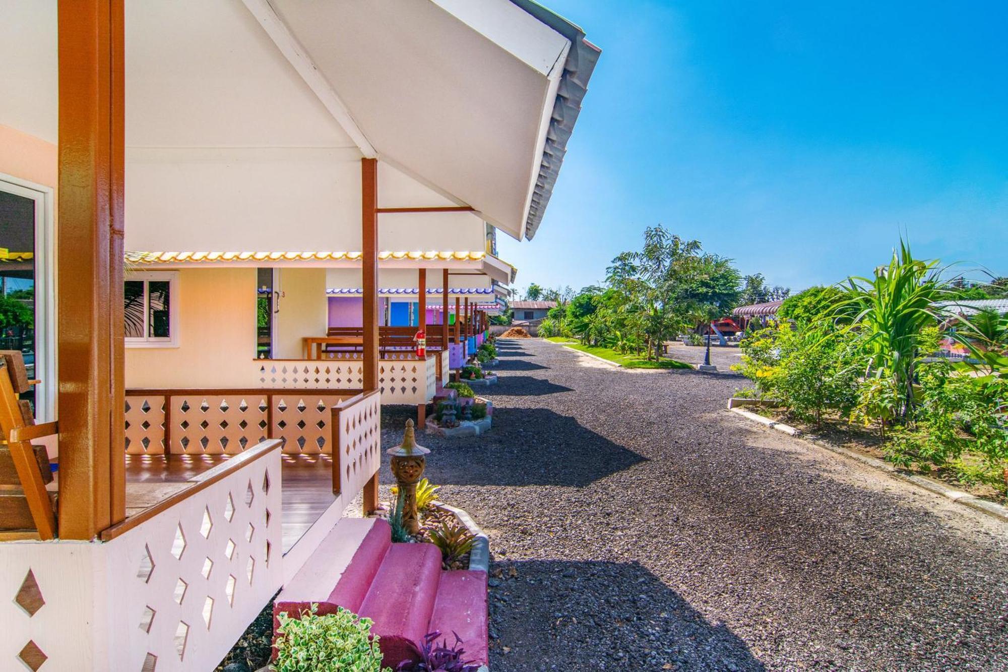 Oyo 578 Pj Resort And Snooker Club Prachuap Khiri Khan Eksteriør billede